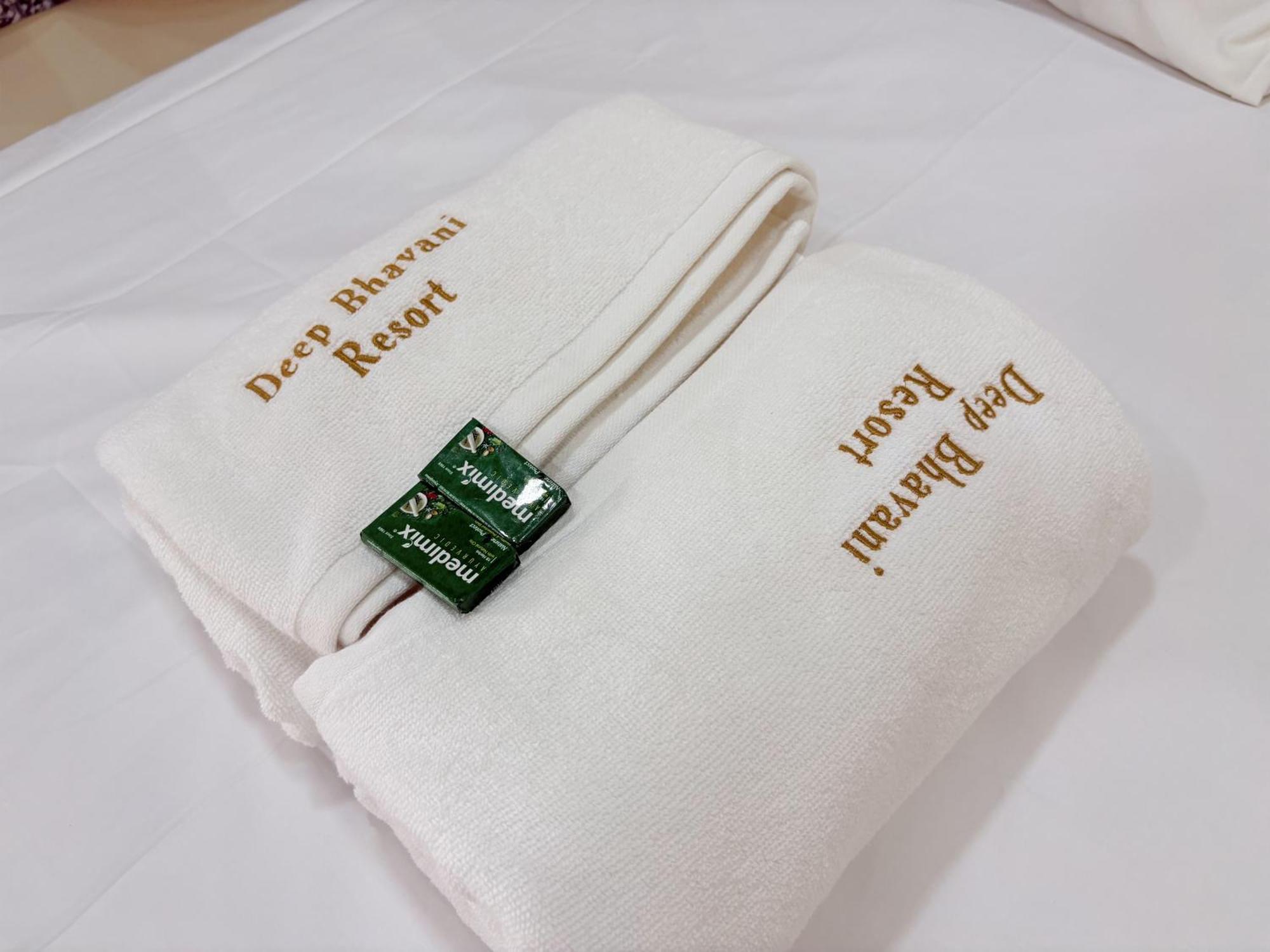 Deep Bhavani Resort Karjat Eksteriør billede