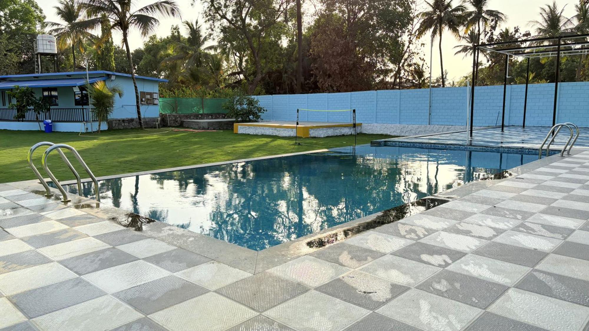 Deep Bhavani Resort Karjat Eksteriør billede